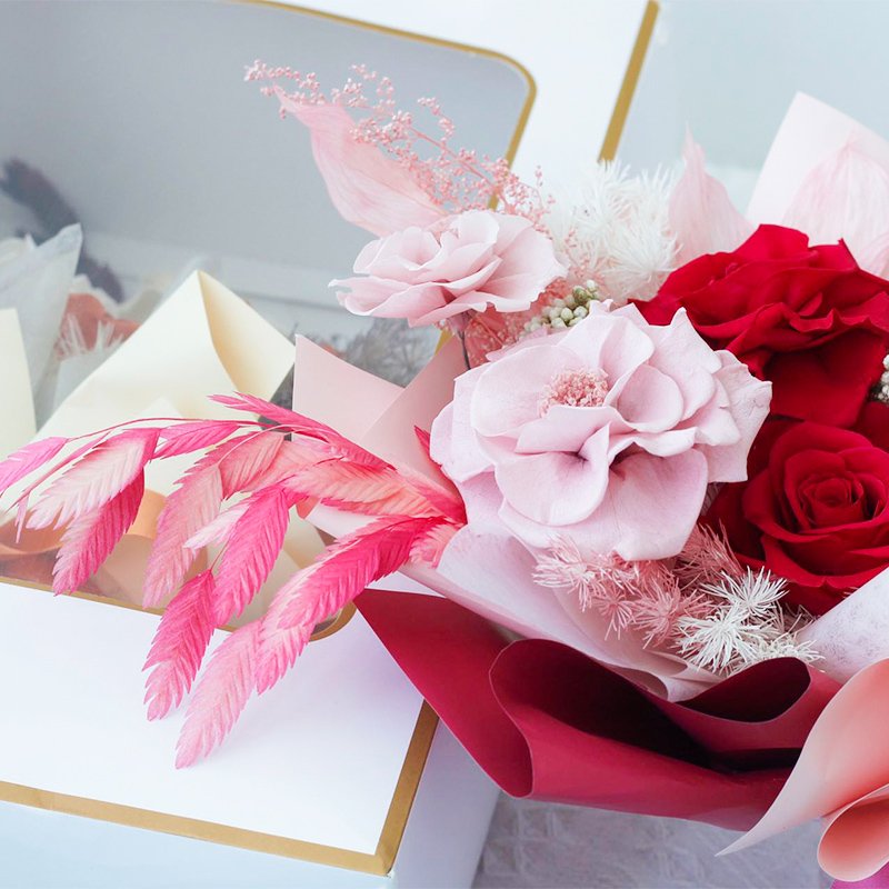 Handmade Vintage Rose Flower Bouquet Cheap FashionBridal and Bridesmaid Bouquet for Valentine's Day andMother's Dav