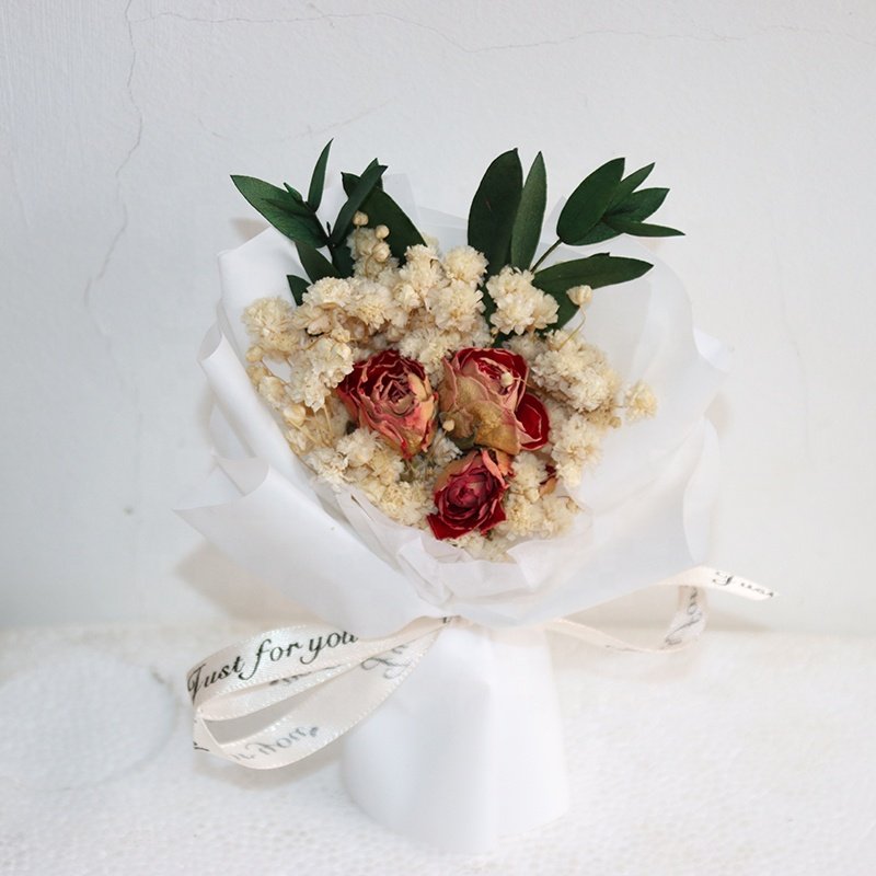 Wholesale Car Decoration Air Outlet Creative Perfume Car Air Freshener Flower preserved rose Mini Bouquet dried flower bouquet