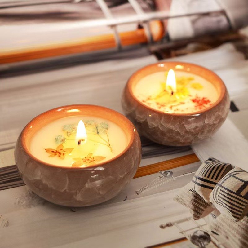 2024 new wholesale dried flower soy wax aroma gift scented candle with ceramic jar