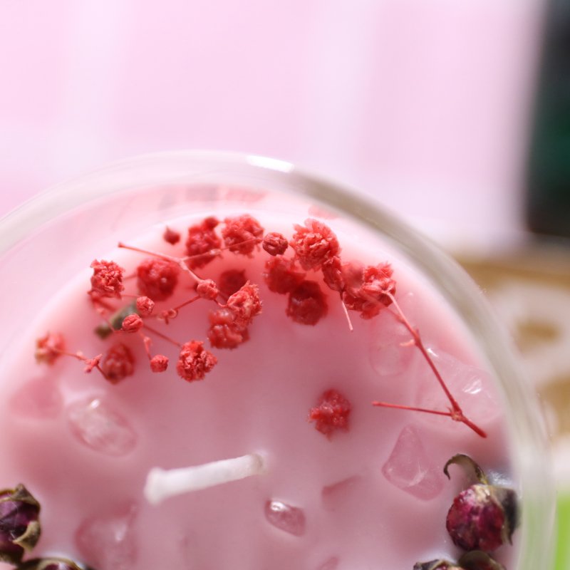 new arrival romantic pink pillar aromatherapy dried flowers scented candle with crystal