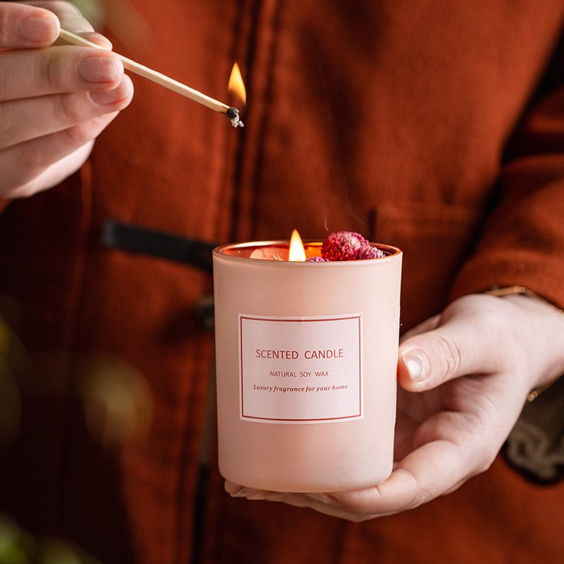 2024 Hot Sale Luxury Pink Electroplated Cup Scented Candle and long-lasting Fragrance Scented Candles with Dried Flowers