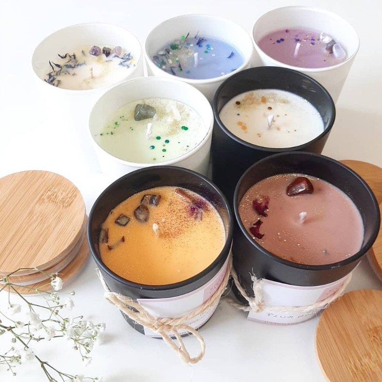Wholesale Home Decoration Cylindrical Aromatherapy Smokeless Candle Romantic Dried Flower Scented Candles