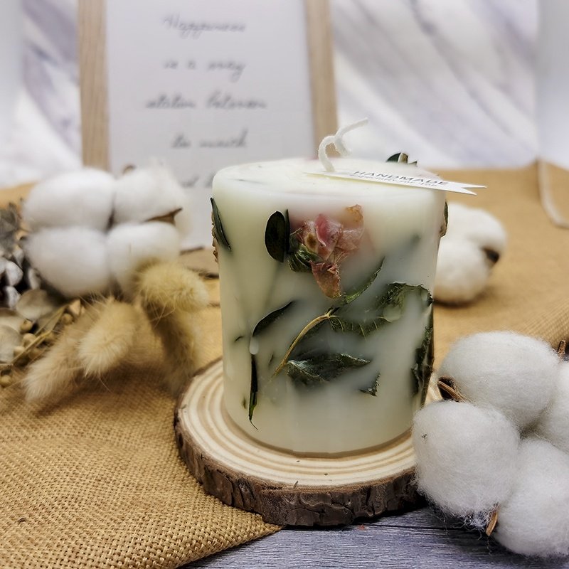 Customized popular high quality aromatherapy scented soybean wax candles with dried flowers embedded