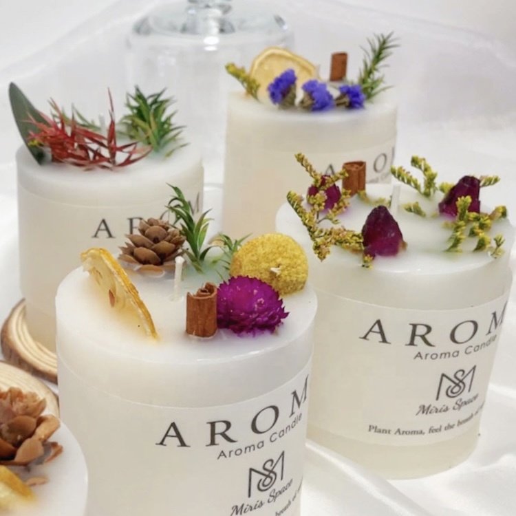 Pillar White Scented Aromatic Candle Fragrance Aroma Candles With Dried Flowers Decorative Candle With Glass Dome Lid