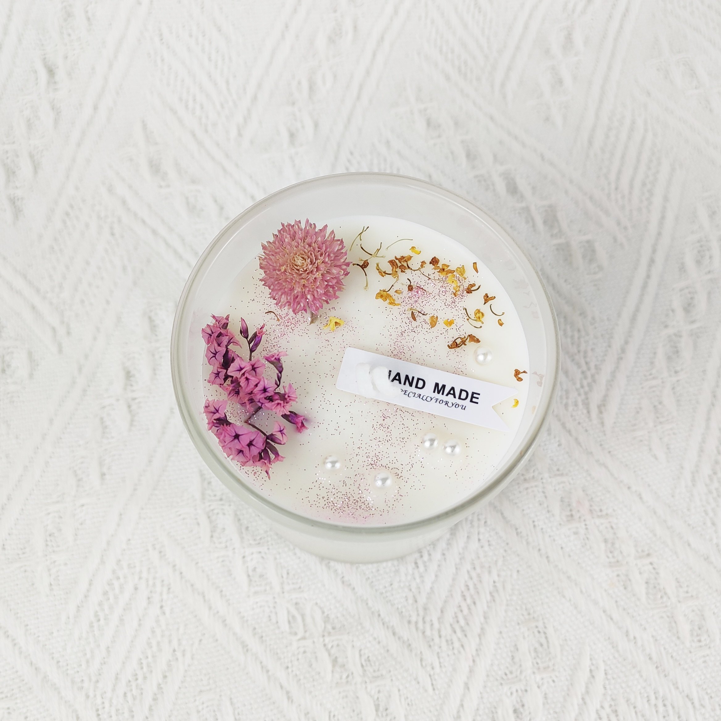 Custom Private Label hand-made dried flower scented candles in frosted glasses