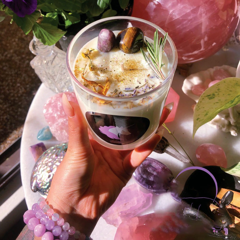 Custom Logo Handmade Scented Crystal Infused Magic Chakra Witch Candle With Luxury Natural Dried Flower Decorations