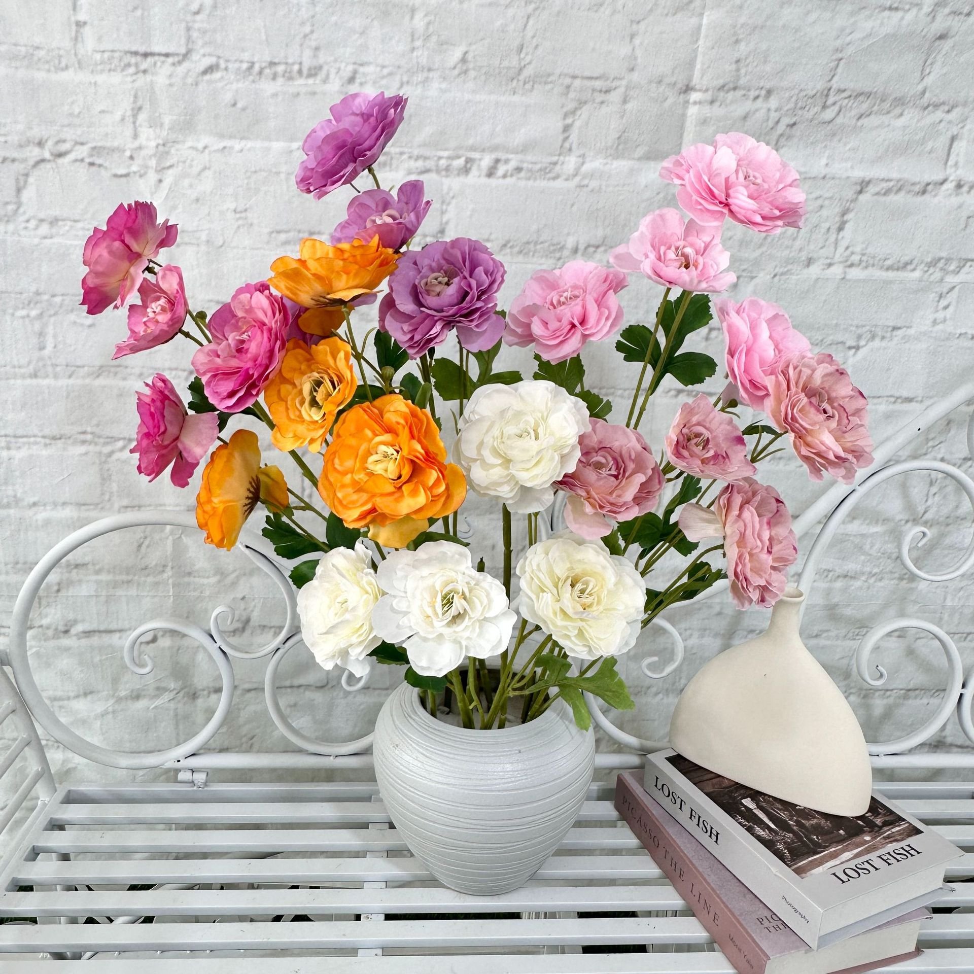 Wholesale decorative 4-head artificial flower silk white champagne ranunculus for wedding decoration home decoration
