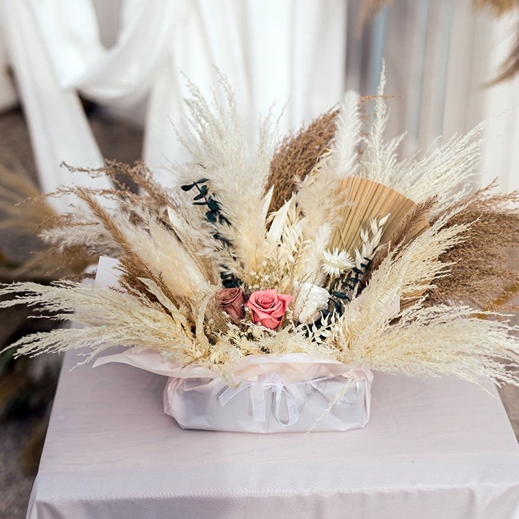 customized dried flowers wedding centerpieces table decorations pampas rose table centerpieces