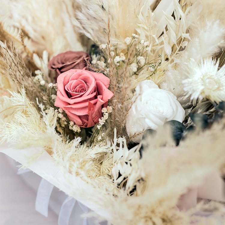 customized dried flowers wedding centerpieces table decorations pampas rose table centerpieces