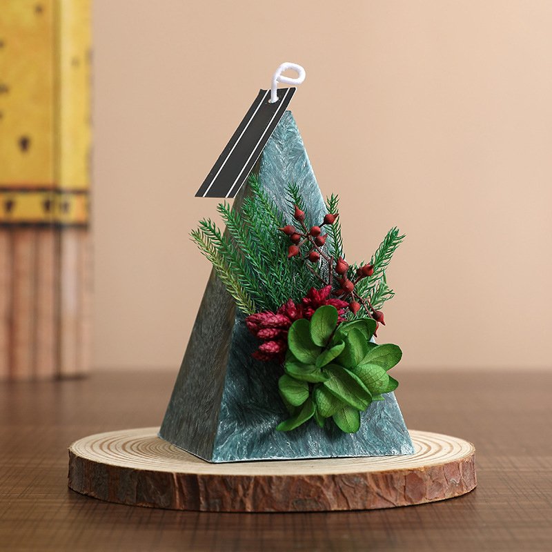 New Romantic Dried Flower Home Decoration Soy Wax Tapered Christmas Tree Scented Candle For Women Gift Christmas Candle