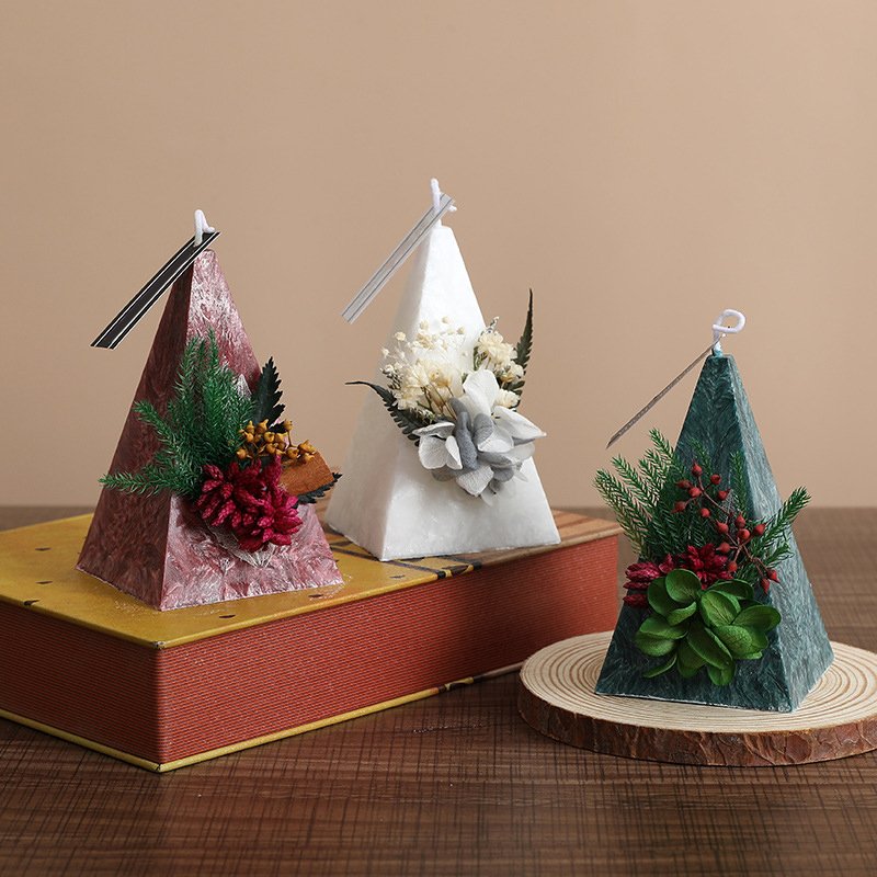 New Romantic Dried Flower Home Decoration Soy Wax Tapered Christmas Tree Scented Candle For Women Gift Christmas Candle