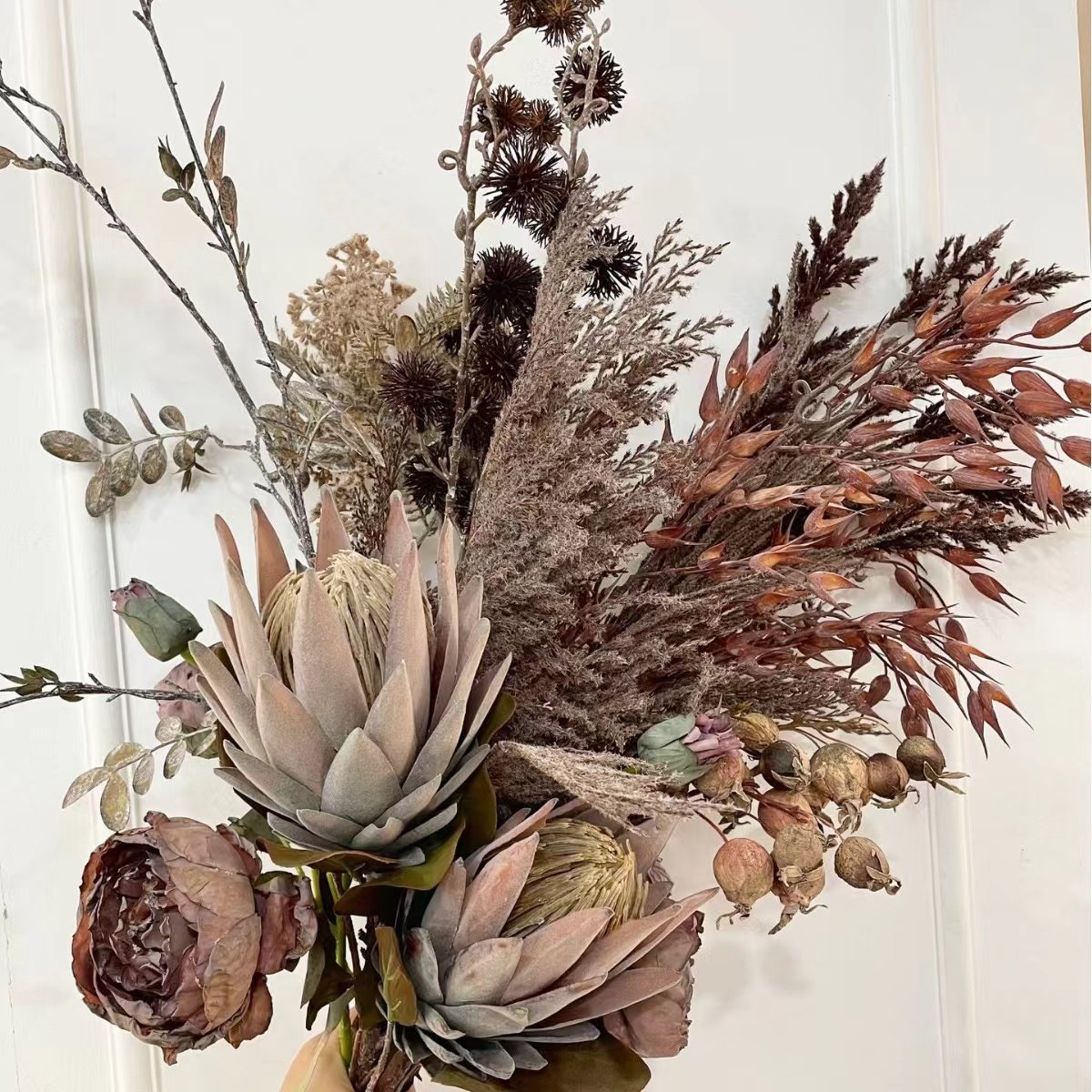 High Quality Artificial Dried King Protea Flowers Home Table Centerpiece Wedding Flower Artificial Protea Cynaroides