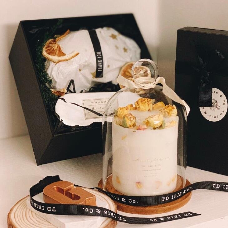 Valentine's organic handmade eco-friendly scented natural soy candles with dried flowers