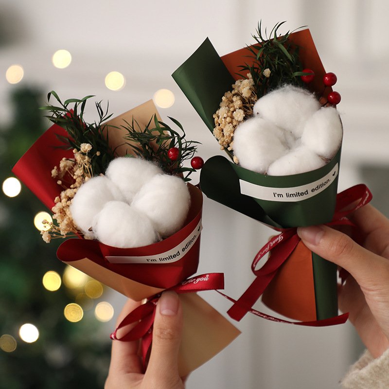 Artificial Christmas Bouquet Xmas Gift Pine Cones Party Decoration Prsent Christmas Dried Flower Mini Creative Bouquet