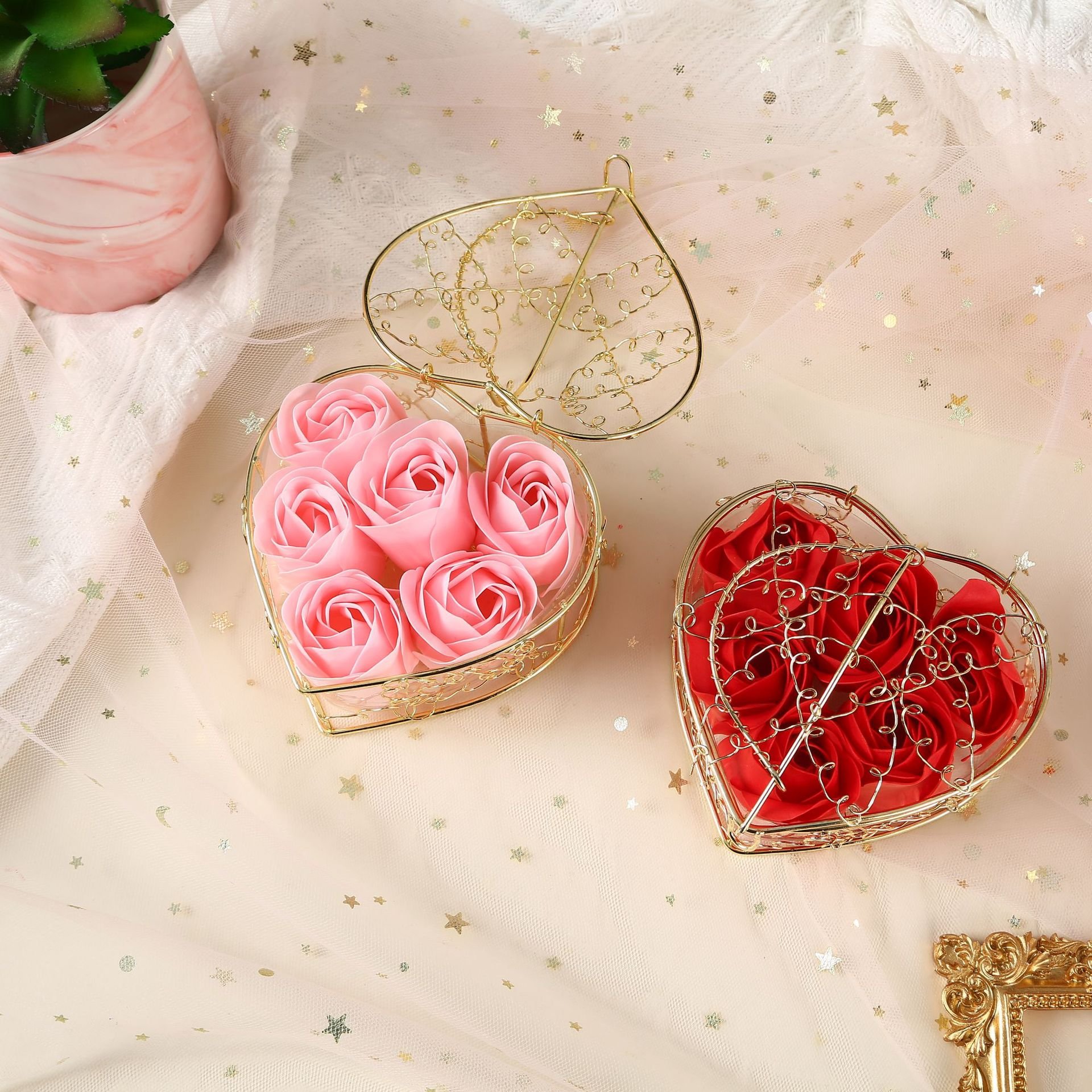 Hot selling artificial small rose buds rose wedding parties family dining table decorations flower gift boxes