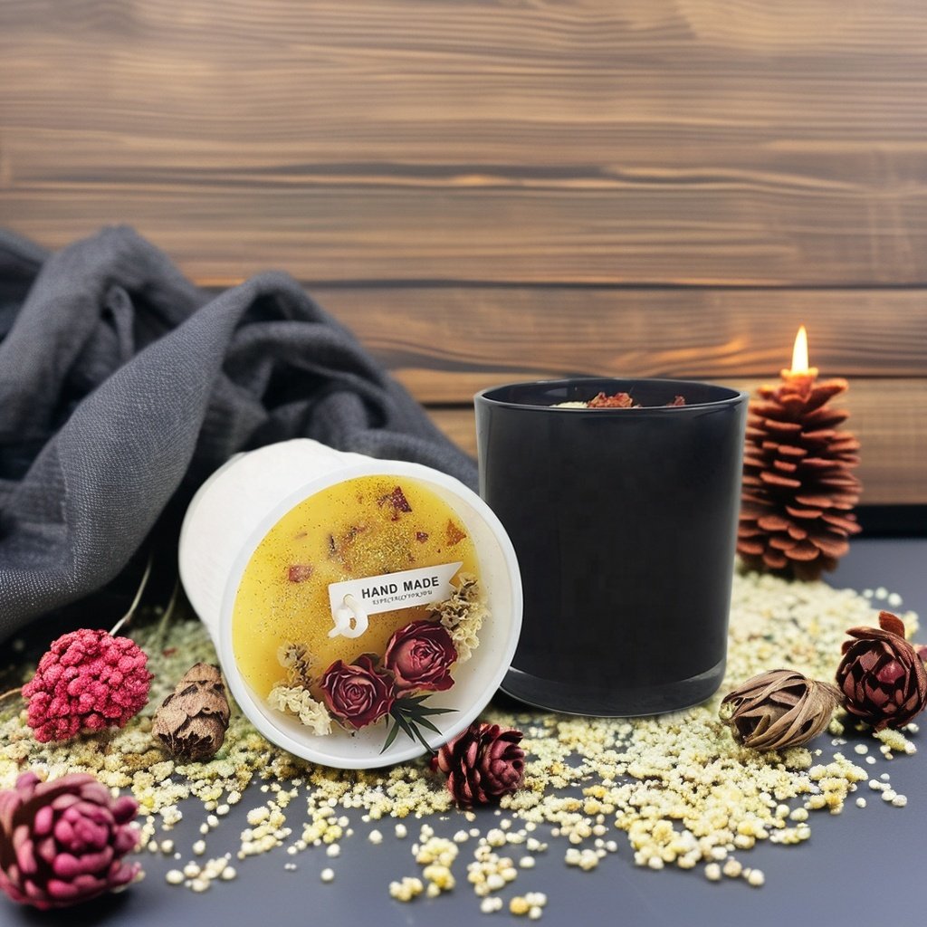 Custom hand-made dried flower scented candles Scented crystal candles in frosted glasses