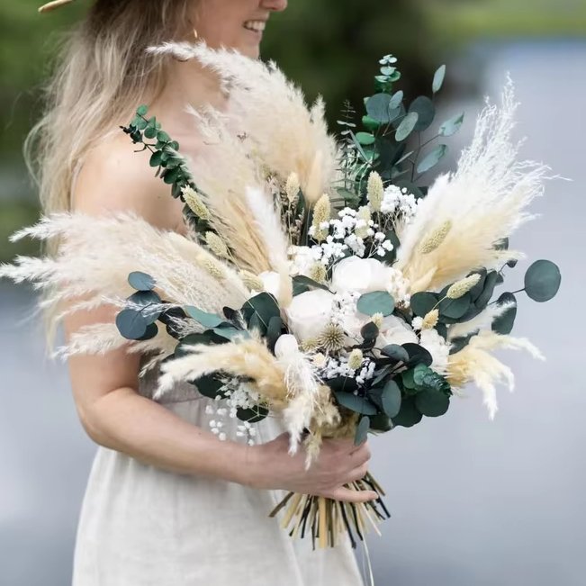 Special Design Widely Used dried flowers bouquet with pampas Gypsophila Flowers for bride wedding bouquet