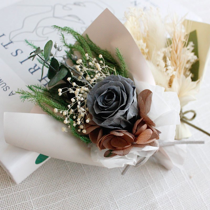 Factory direct sale Decorative Dry Flower Arrangement Natural Small Mini Dried Flower Bouquet for Wedding Valentine Day Gifts