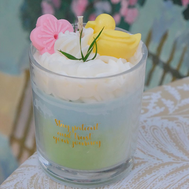 Luxury Ice Cream Scented Candles in Transparent Glass Jars with Unique Design Customizable Holiday Decorative Candle Jars