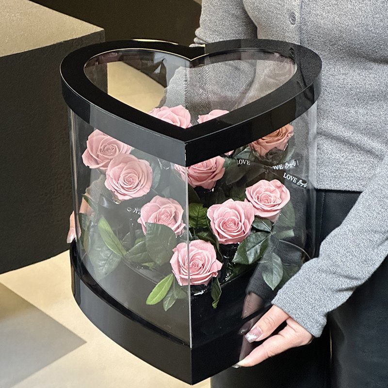 2025 Luxury enchanted rose in heart shape acrylic box saint valentine gift preserved rose flowers arrangement Gifts