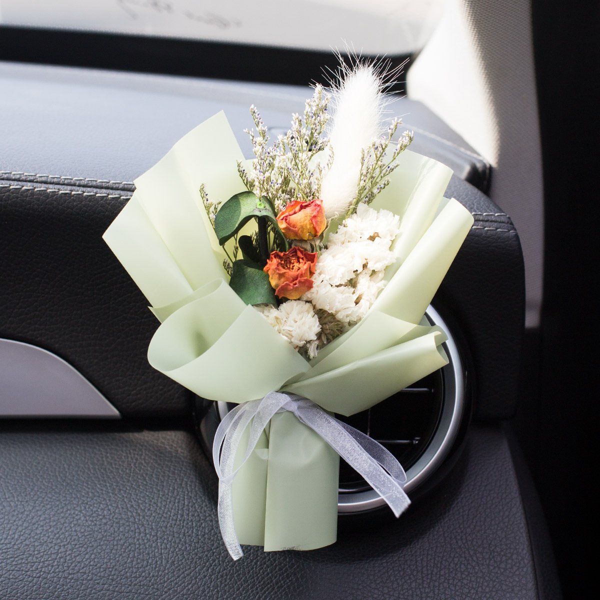 Customized Mini Bouquet Car Perfume Air Conditioning Outlet Vent Fragrance Dried Flower Car Air Freshener