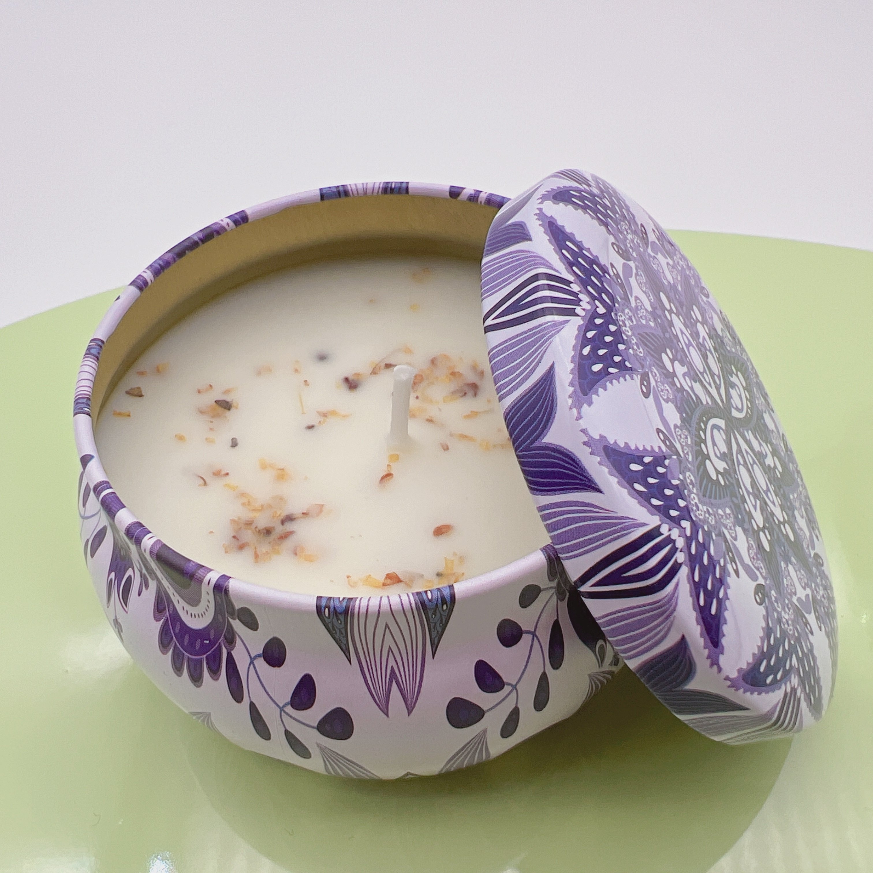 Special new style dried flower tin jar custom label nature scented candle wholesale