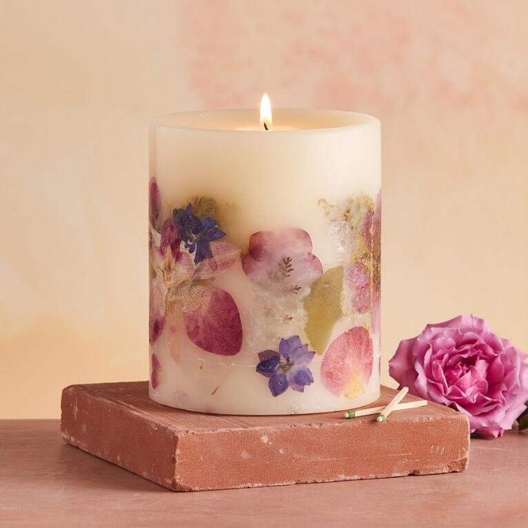 Natural Dried Flowers Aromatherapy Pillar Candle with Cotton Wick Scented Bulk Candle for Home Decoration for Easter Occasions