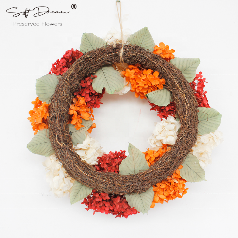 Hot Selling Christmas Natural Real Dried Flower Garland Preserved Hydrangea Autumn Wreath Decorative For Front Door