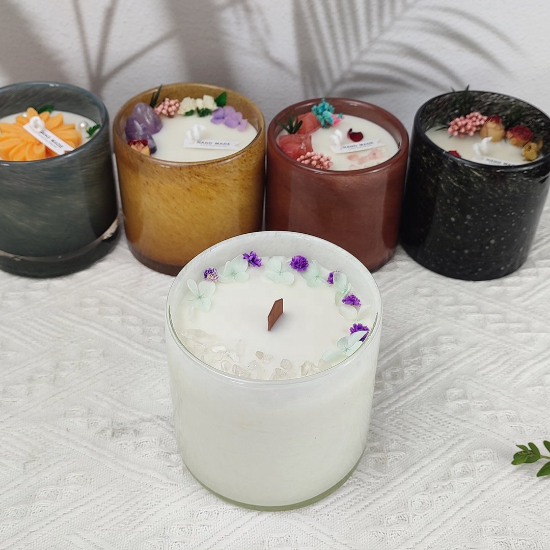Customized crystal dry flower soy Scented Candles Luxury in Handmade Artistic Glass Jar for Wedding Christmas and Holidays