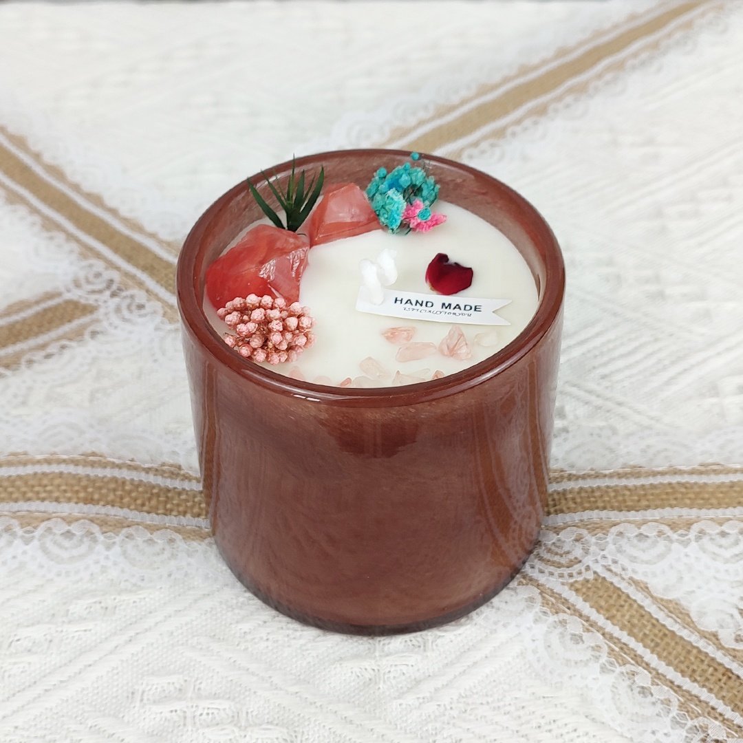 Customized crystal dry flower soy Scented Candles Luxury in Handmade Artistic Glass Jar for Wedding Christmas and Holidays