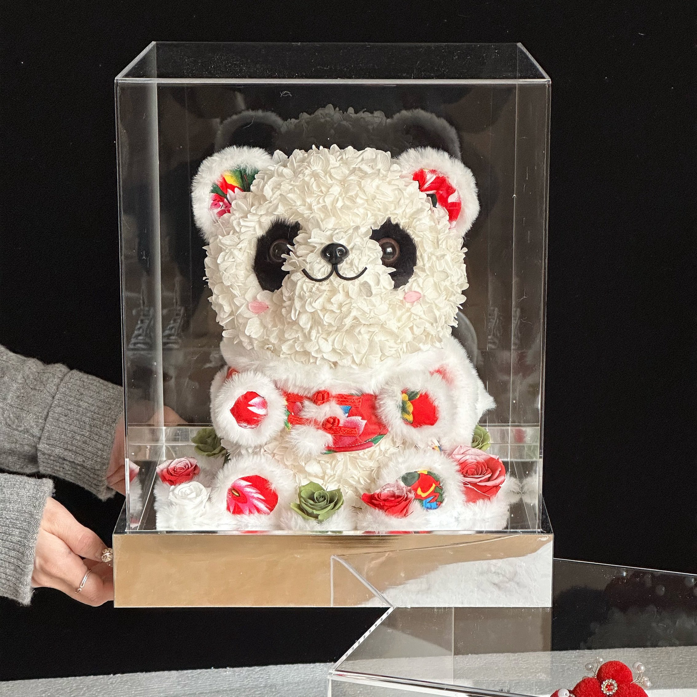 Luxurious Ornaments Hydrangea Panda Dried Flower immortal eternal rose Flower hydrangea Doll Preserved Flowers Acrylic Gift Box