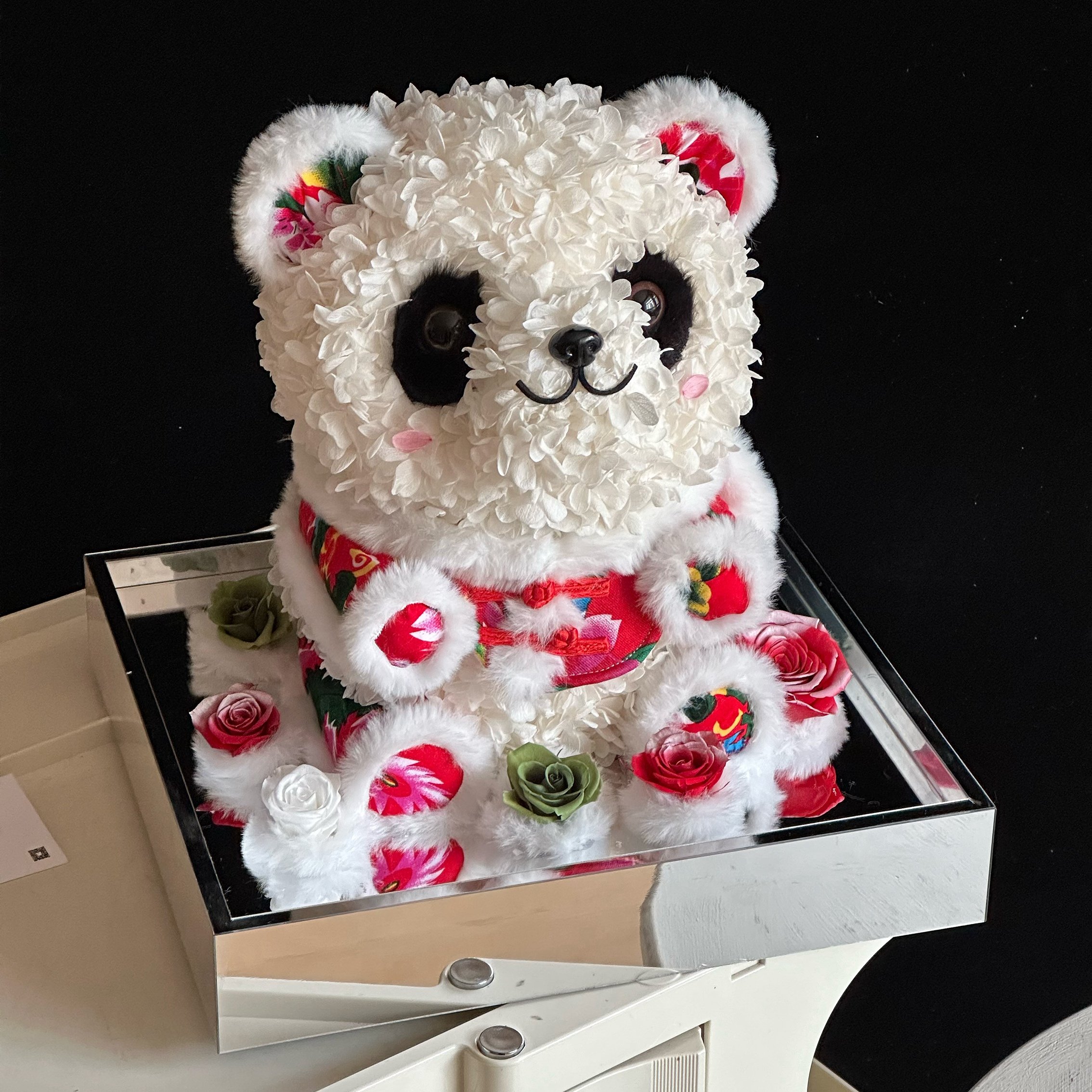 Luxurious Ornaments Hydrangea Panda Dried Flower immortal eternal rose Flower hydrangea Doll Preserved Flowers Acrylic Gift Box