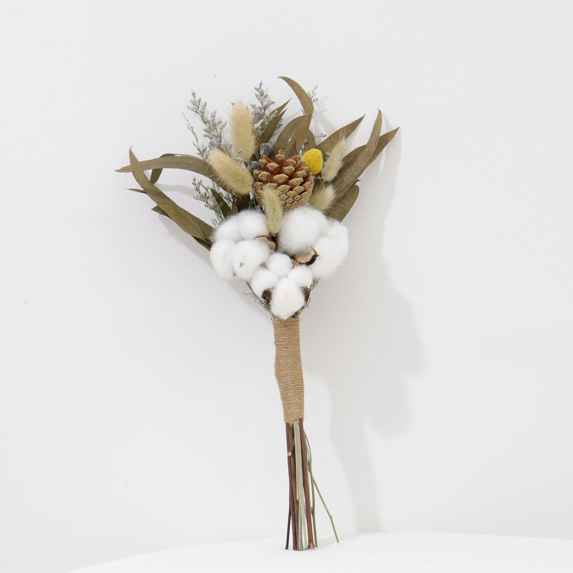 wholesale Bulk Dried flower floral arrangement mini real natural dried flower bouquet for wedding bride groom dress decoration