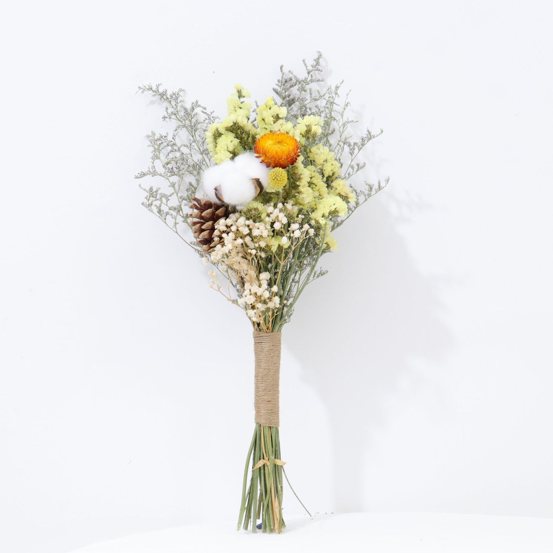 wholesale Bulk Dried flower floral arrangement mini real natural dried flower bouquet for wedding bride groom dress decoration