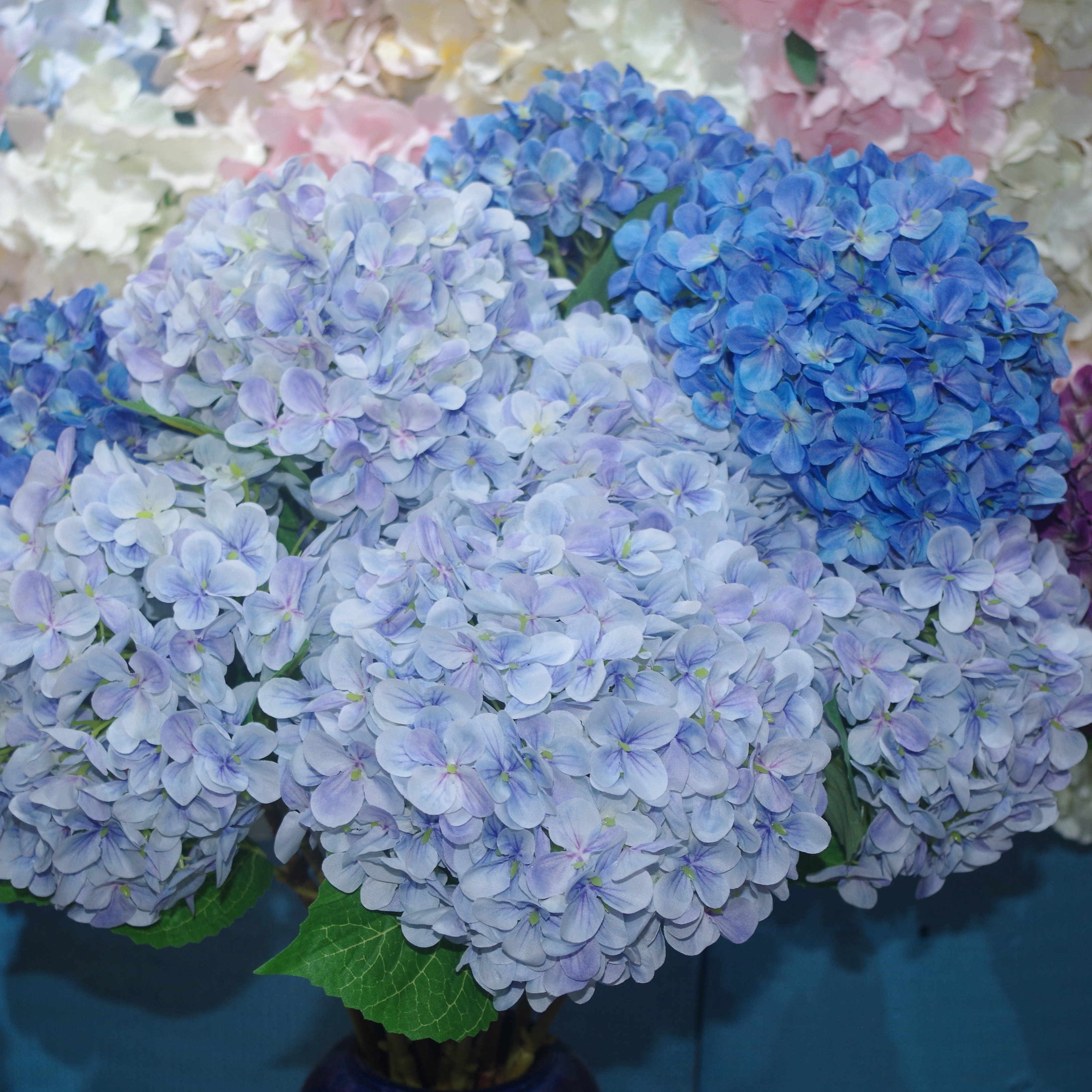 Hot Selling 3D Hydrangea Artificial Flowers Cheap Cloth Wedding Decoration Supplies For Home Wall Decor Mother's Day Celebration