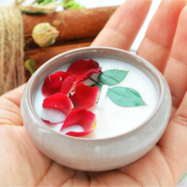 Hot Selling Handmade Soy Wax Dried Flowers Scented Candles with Ceramic Holder Gift Box Packing