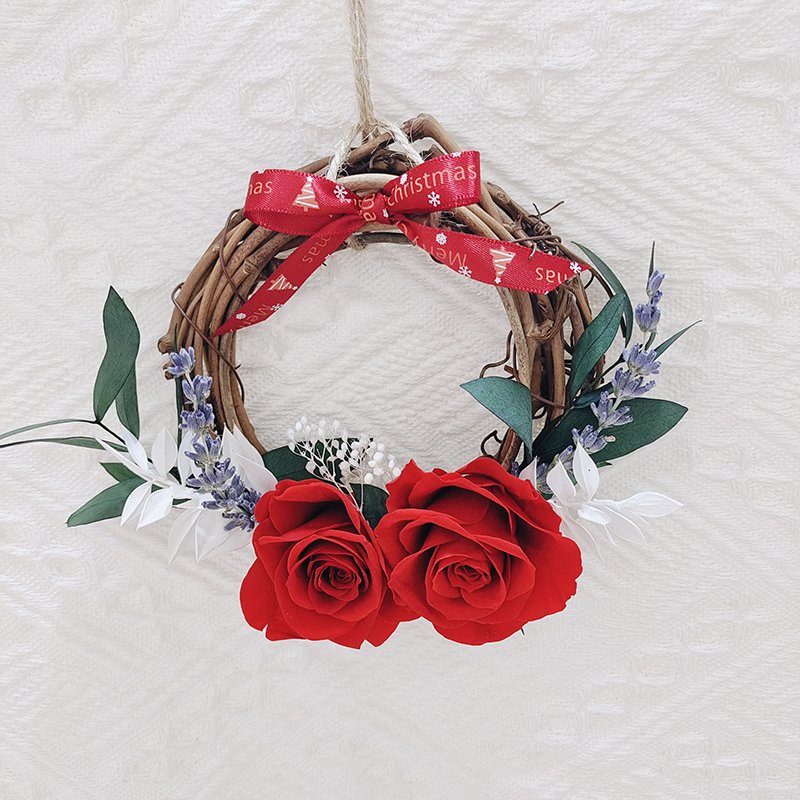 New Design Small Christmas Decorations Wreath Made By Preserved Rose Dried Flowers 10cm Diameter Wreaths For Home Decoration