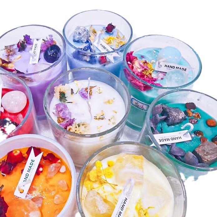 Factory wholesale custom a large number Handmade Crystal Stone Dried Flower Soy Wax Candle Luxurious Scented