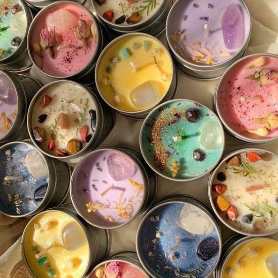 Factory wholesale custom a large number Handmade Crystal Stone Dried Flower Soy Wax Candle Luxurious Scented