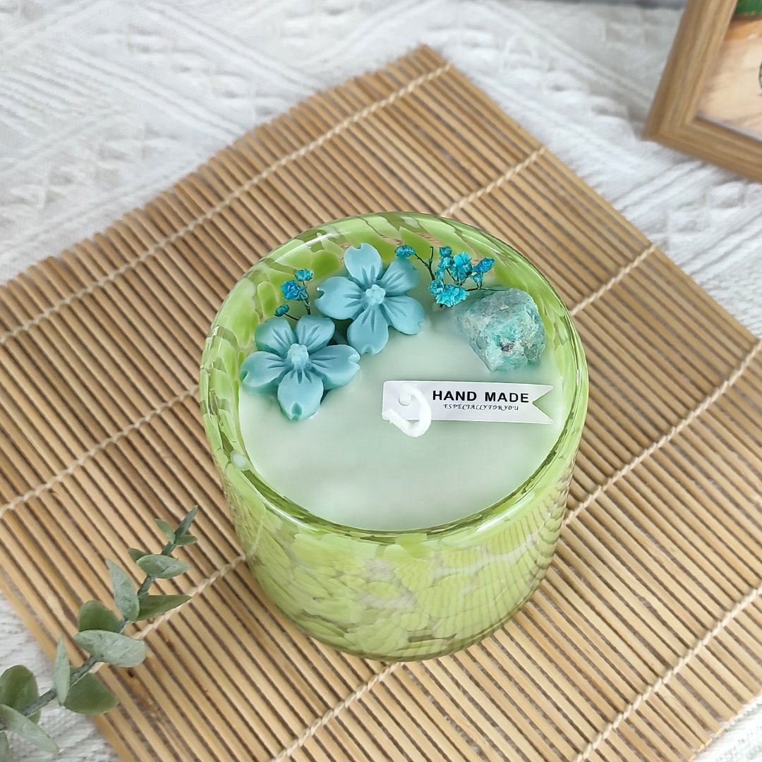 Wholesale Low MOQ Crystal Scented Aroma Candle Dried flowers scented candles in the Multiple Colors Handmade Jar