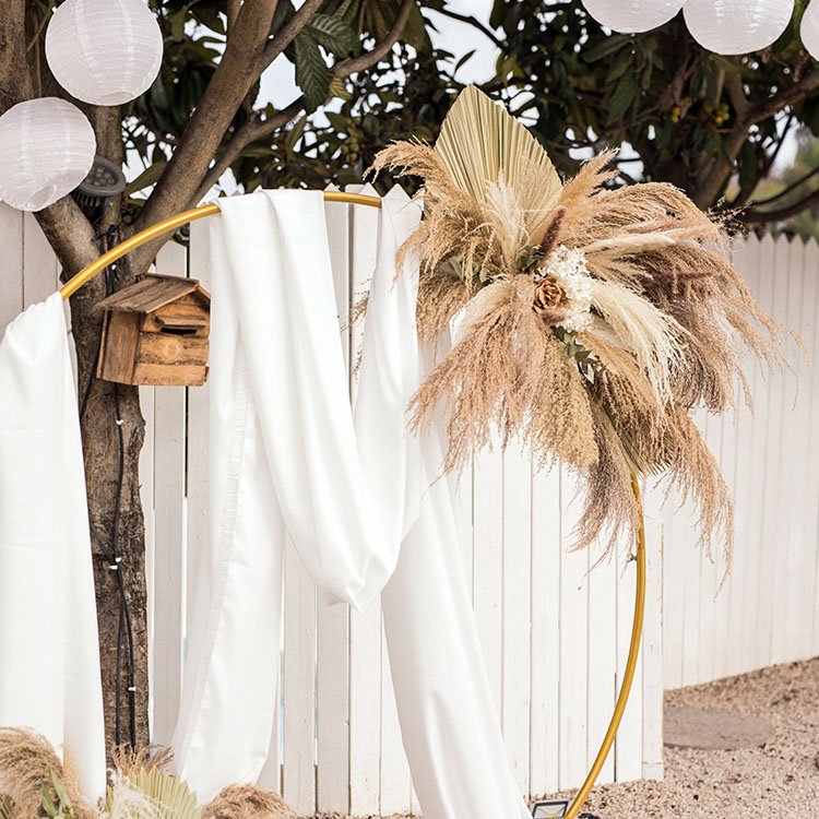 Outdoor Wedding Arch Backdrop Dried Flowers Pampas Bouquet Decor Metal Backdrop Wedding Flower Stands