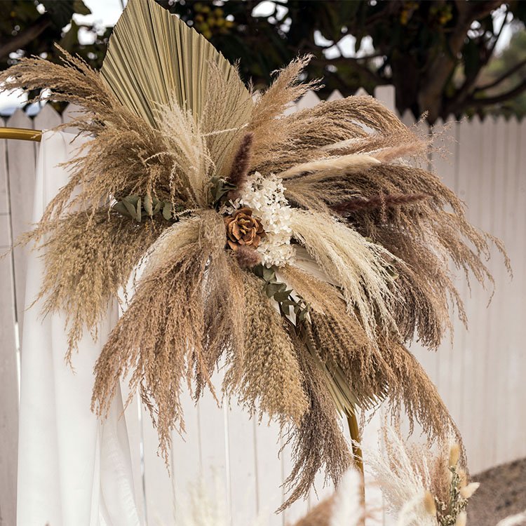 Outdoor Wedding Arch Backdrop Dried Flowers Pampas Bouquet Decor Metal Backdrop Wedding Flower Stands
