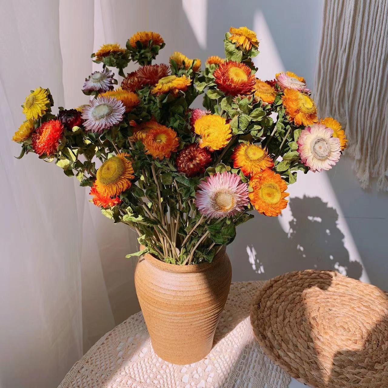 High quality wholesale dried flower pineapple chrysanthemum for home & wedding decoration