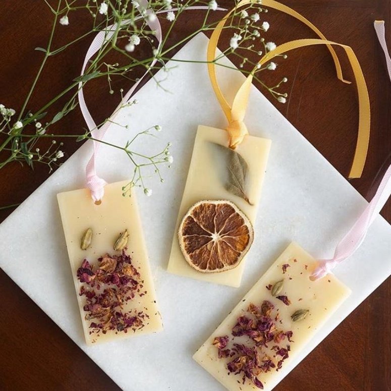 Luxury Wedding Decoration Valentine Gifts Handmade Dried Flowers Scented Wax Tablets