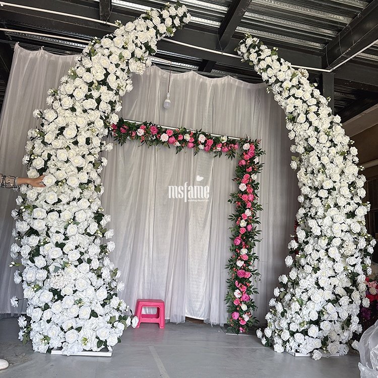 MSFAME Artificial White Flowers Horn Arches Shiny Gold Wedding Arch Set Screen Metal Flower