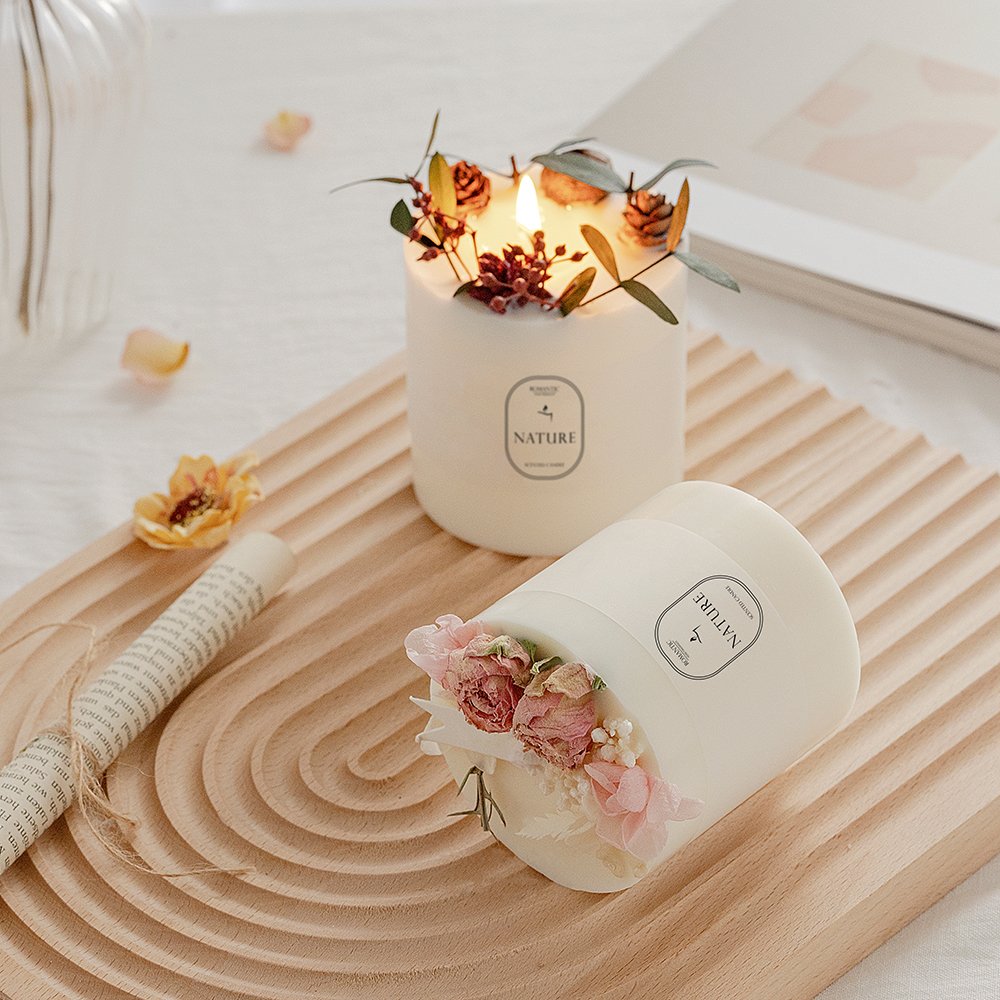 2025 Home use Aromatherapy Vanilla Dried Flower Soy Wax Scented Candle With Glass Jar Tin Gift Box