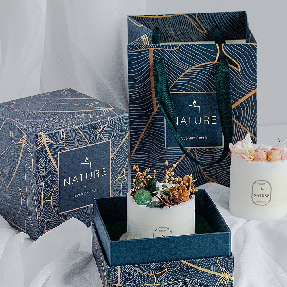 2025 Home use Aromatherapy Vanilla Dried Flower Soy Wax Scented Candle With Glass Jar Tin Gift Box