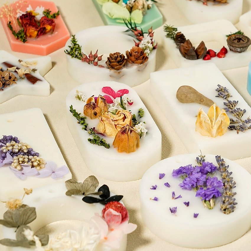 Wholesale Luxury Christmas Gift Wedding Gift for Customers Handmade Dried Flowers Air Fresher Scented Wax Tablets Sachet