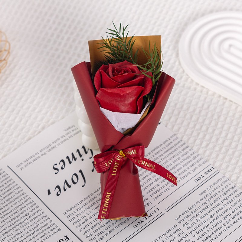 2024 Selling Beautiful Mini Preserved Roses In Bouquet Bag For Valentine Gifts Mother's Day Gifts And Wedding Occasions