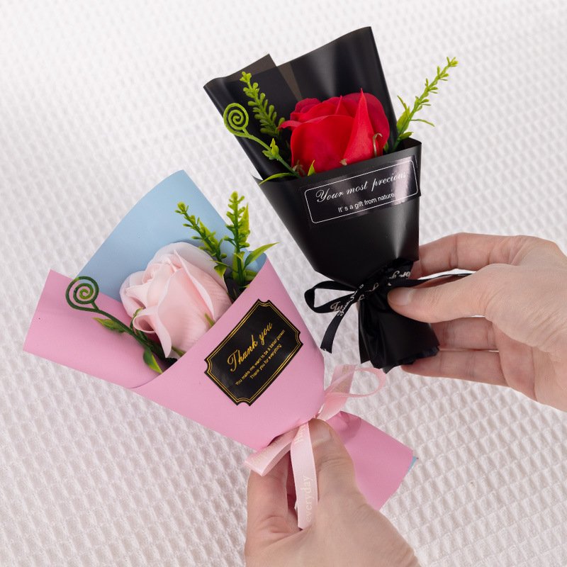 2024 Selling Beautiful Mini Preserved Roses In Bouquet Bag For Valentine Gifts Mother's Day Gifts And Wedding Occasions
